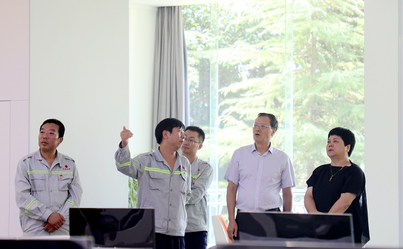 陜煤集團黨委委員、總會(huì )計師楊璇到富平公司調研