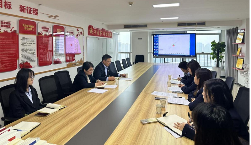 陜西建材科技公司安全環(huán)保監察部、人力資源部組織開(kāi)展在“‘兩強三講四比’中開(kāi)展以‘三問(wèn)三省’為基，‘六個(gè)是否’為本，‘八個(gè)聚焦’為要，推動(dòng)公司高質(zhì)量發(fā)展”大討論